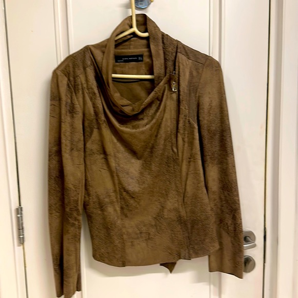 Zara Jackets & Blazers - ZARA Faux Suede short jacket in Chocolate Brown with zip in Size L! Super soft!
